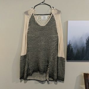 Sloan Rouge knit sweater size Medium